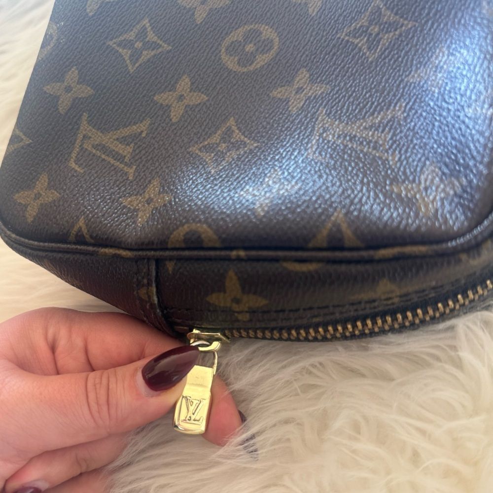 Louis Vuitton Monogram pouch - Picture 3 of 9